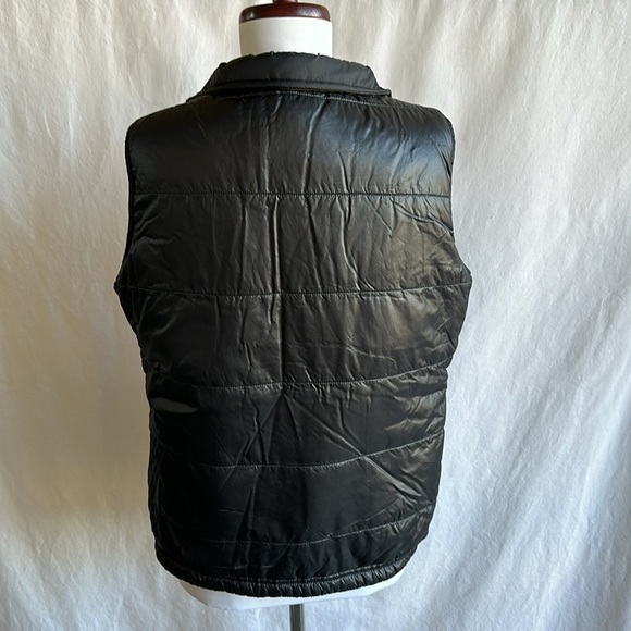 Reversible black puffer vest - Picture 11 of 15